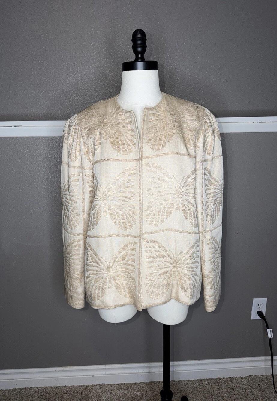 Doncaster Custom Cut 100% Silk Cream Butterfly Embroidered Open Front Blazer 14